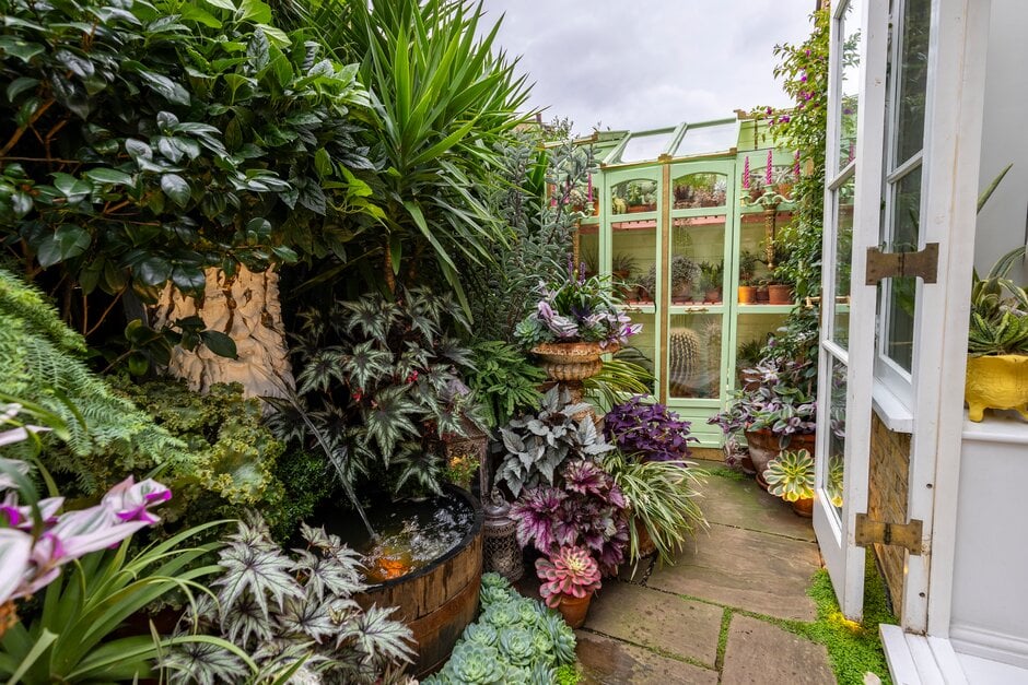 حديقة حضرية حديثة